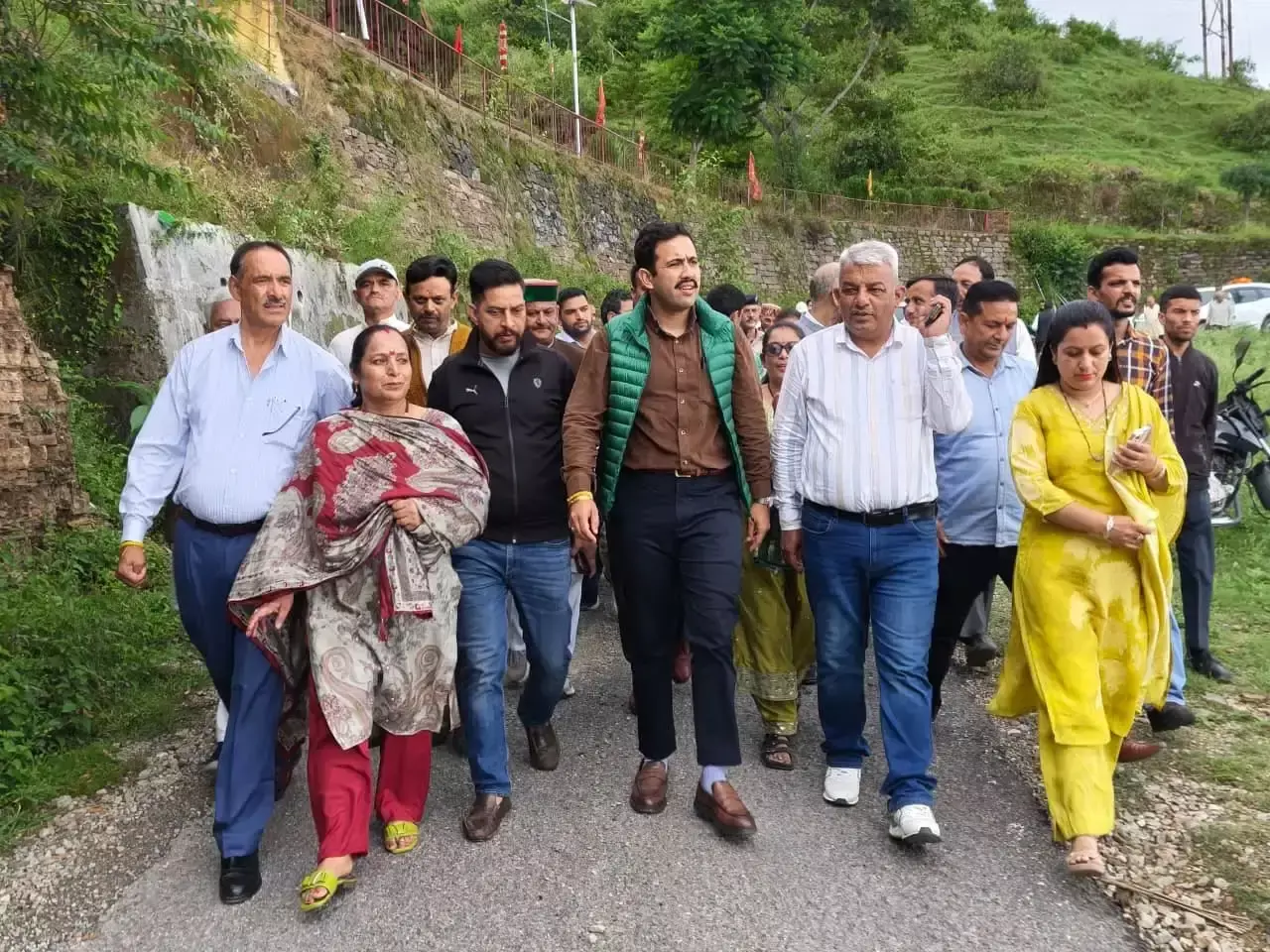 Shimla: विक्रमादित्य सिंह ने लिया निर्माणाधीन खेल परियोजनाओं का जायजा