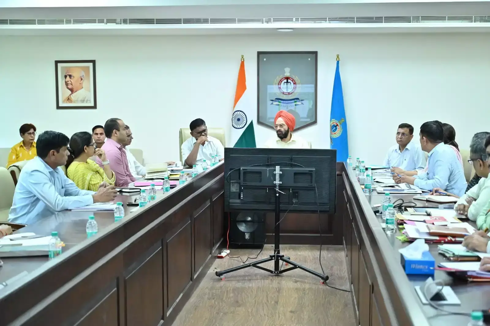 Chandigarh: एसीबी की रडार पर 140 अधिकारी-कर्मचारी, भ्रष्टाचार के मामलों की होगी जांच Chandigarh: एसीबी की रडार पर 140 अधिकारी-कर्मचारी, भ्रष्टाचार के मामलों की होगी जांच