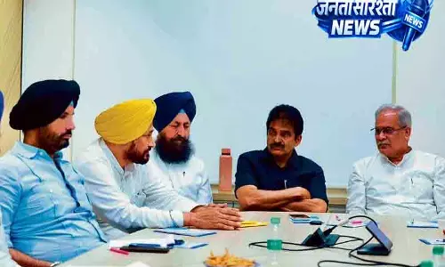 दिल्ली बैठक में फिर दिखी Punjab कांग्रेस की अंदरूनी कलह दिल्ली बैठक में फिर दिखी Punjab कांग्रेस की अंदरूनी कलह