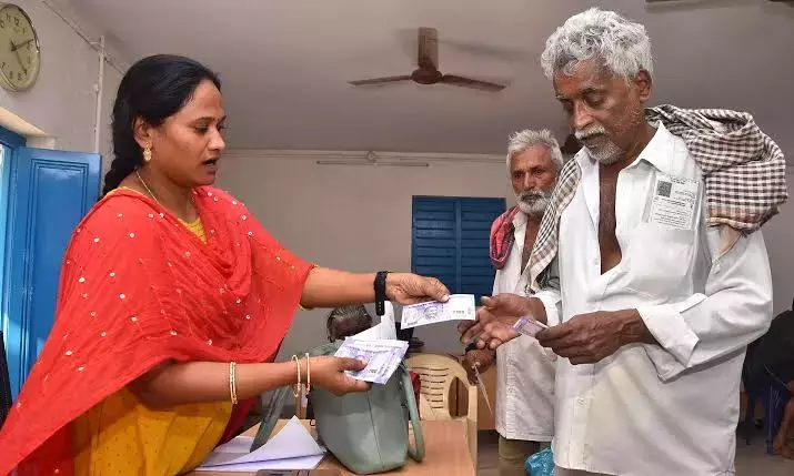 लिबटेक रिपोर्ट में कहा गया है कि पिछले 2 वर्षों में एपी पेंशनभोगियों की संख्या लगभग 3 लाख कम हो गई है लिबटेक रिपोर्ट में कहा गया है कि पिछले 2 वर्षों में एपी पेंशनभोगियों की संख्या लगभग 3 लाख कम हो गई है