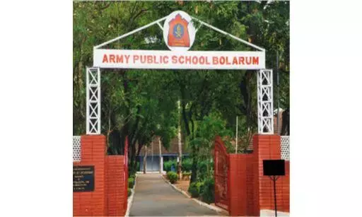 आर्मी पब्लिक स्कूल ने CBSE टॉपर्स का सम्मान किया आर्मी पब्लिक स्कूल ने CBSE टॉपर्स का सम्मान किया