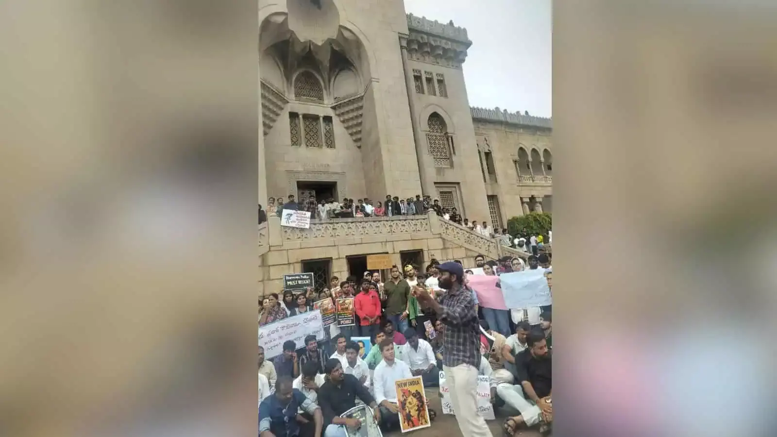 Hyderabad: NEET के खिलाफ प्रदर्शन के दौरान OU छात्र नेता को क्यों लिया गया हिरासत में?