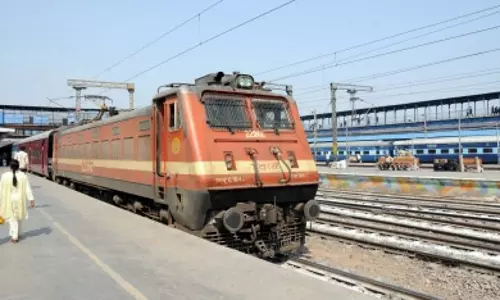 भारतीय रेलवे ने हाई-डेंसिटी रूट पर तीसरी लाइन के लिए 440 करोड़ रुपए की परियोजना को दी मंजूरी भारतीय रेलवे ने हाई-डेंसिटी रूट पर तीसरी लाइन के लिए 440 करोड़ रुपए की परियोजना को दी मंजूरी