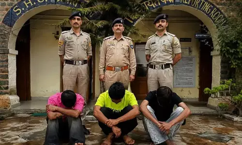 Shimla: शिमला पुलिस का अभियान रंग लाया, अंतरराज्यीय ड्रग्स नेटवर्क ध्वस्त Shimla: शिमला पुलिस का अभियान रंग लाया, अंतरराज्यीय ड्रग्स नेटवर्क ध्वस्त