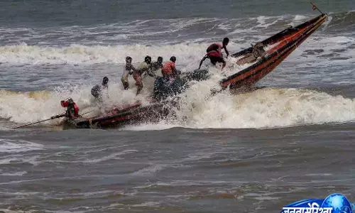 श्रीलंकाई नौसेना ने तमिलनाडु के 9 मछुआरों को पकड़ा श्रीलंकाई नौसेना ने तमिलनाडु के 9 मछुआरों को पकड़ा
