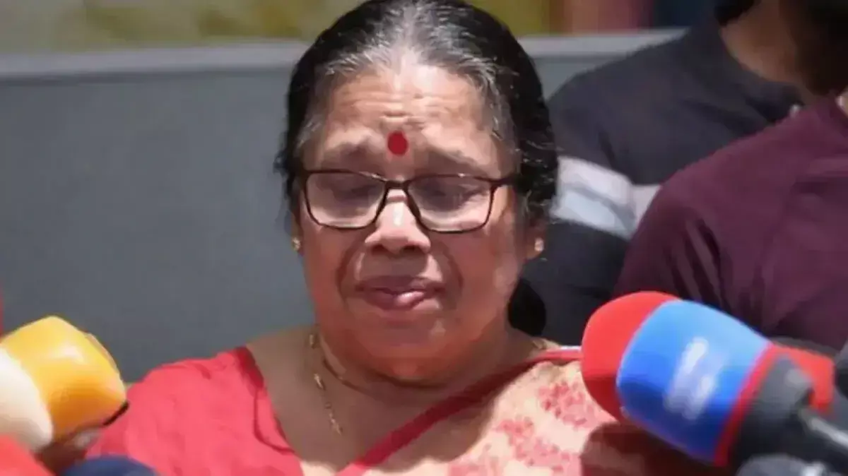 गलत प्रचार से दुखी PK श्रीमती मीडिया के सामने रो पड़ीं गलत प्रचार से दुखी PK श्रीमती मीडिया के सामने रो पड़ीं