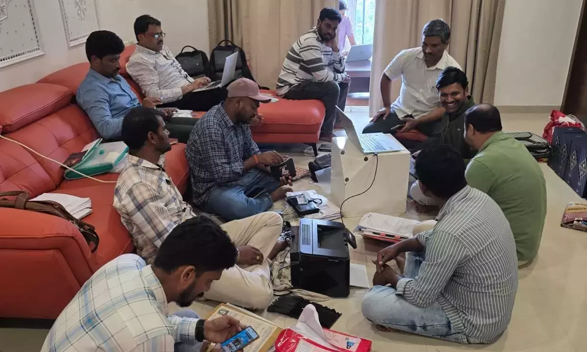 Telangana: 27.65 करोड़ रुपये के डीए मामले में तेलंगाना रेडको डीई को रिमांड पर लिया गया