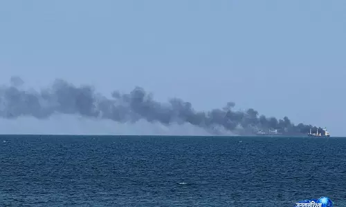 Red Sea में हुथियों का बड़ा हमला: दो सऊदी तेल टैंकरों को बनाया निशाना Red Sea में हुथियों का बड़ा हमला: दो सऊदी तेल टैंकरों को बनाया निशाना