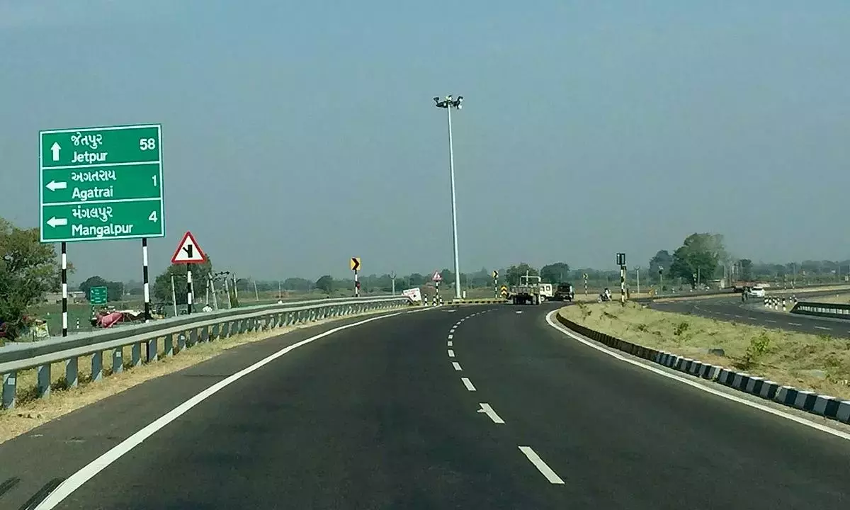 पूरे तेलंगाना में 1,308 दुर्घटना ब्लैक स्पॉट तय किए गए, 205 कार्य चल रहे हैं: केंद्र