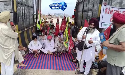 हिमाचल-पंजाब सीमा पर किसानों का प्रदर्शन, मोड़ा टोल प्लाजा 3 घंटे रहा फ्री