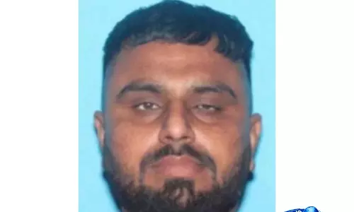 FBI ने कनाडा से जुड़े ड्रग तस्करी के मामले में कैलिफ़ोर्निया में एक भारतीय नागरिक को पकड़ा FBI ने कनाडा से जुड़े ड्रग तस्करी के मामले में कैलिफ़ोर्निया में एक भारतीय नागरिक को पकड़ा
