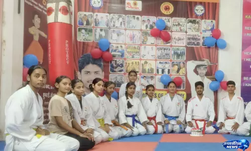 स्वर्ण पदकों के साथ बसंत कराटे अकादमी ने लहराया परचम स्वर्ण पदकों के साथ बसंत कराटे अकादमी ने लहराया परचम