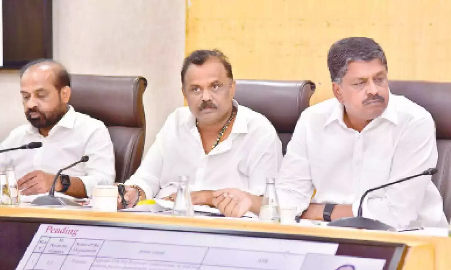 Andhra: एपी सरकार ने कर्मचारियों को मांगों पर सकारात्मक कार्रवाई का आश्वासन दिया Andhra: एपी सरकार ने कर्मचारियों को मांगों पर सकारात्मक कार्रवाई का आश्वासन दिया