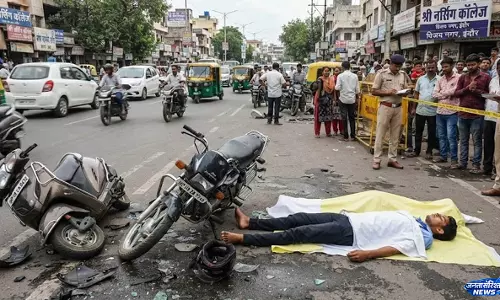 Indore  जाते समय दर्दनाक हादसा, नर्सिंग छात्रा ने गंवाई जान