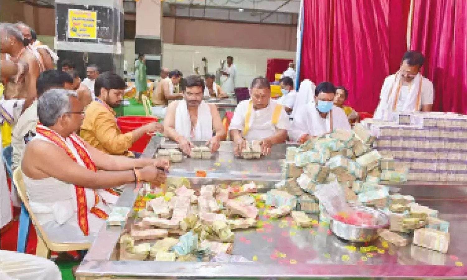 Andhra: दुर्गा मंदिर की हुंडियों से 3.46 करोड़ रुपये की आय हुई