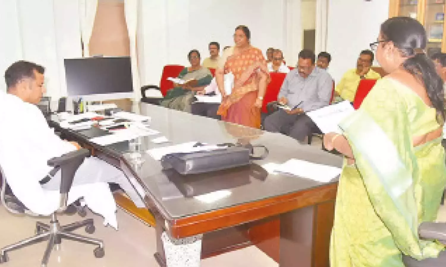 Andhra: फसल बीमा योजना प्रभावी ढंग से लागू करें: कलेक्टर हिमांशु शुक्ला Andhra: फसल बीमा योजना प्रभावी ढंग से लागू करें: कलेक्टर हिमांशु शुक्ला