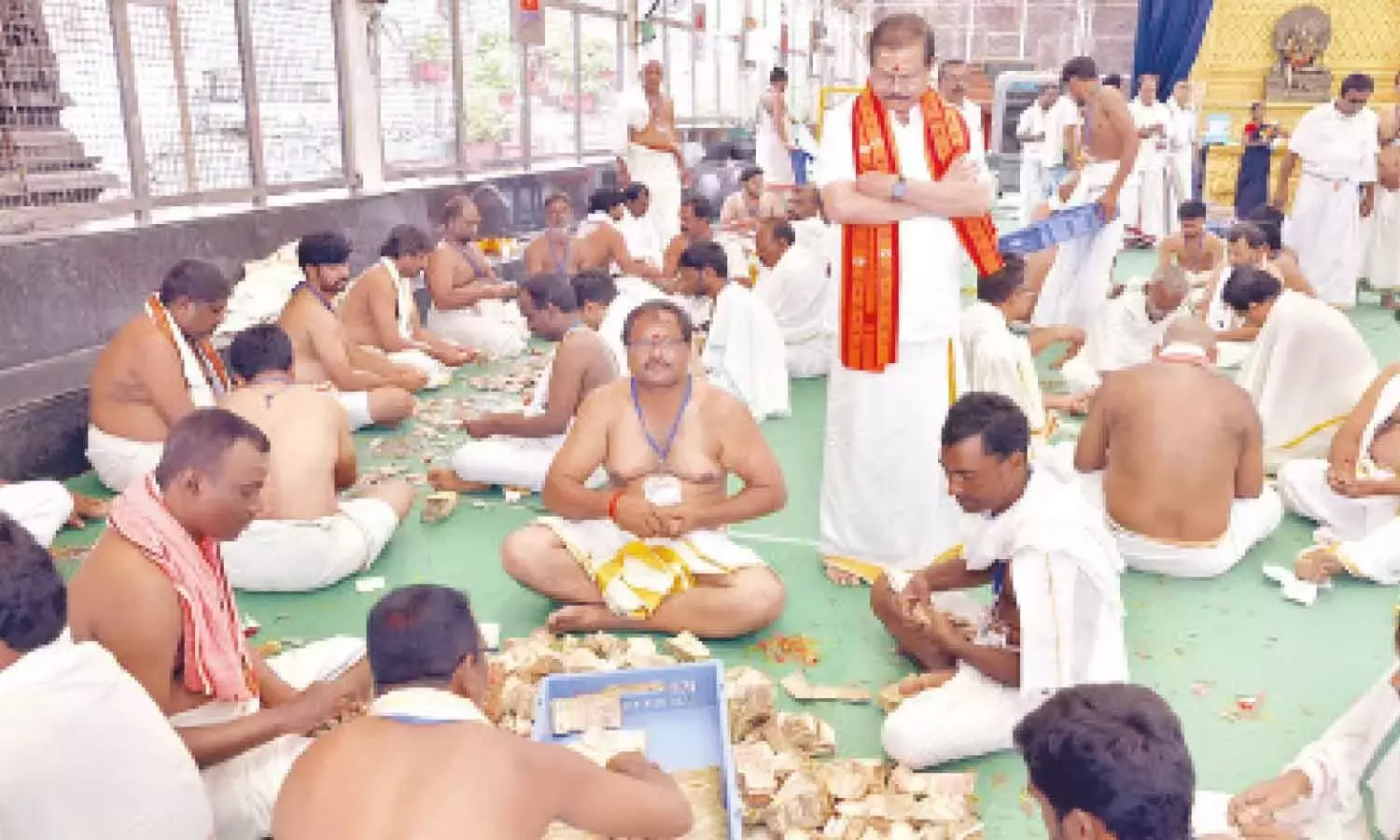 Andhra: श्रीशैलम में मासिक हुंडी गिनती से 5.06 करोड़ रुपये नकद मिलते हैं