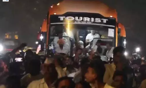 राहुल गांधी समेत इंडिया ब्लॉक सांसद गांधी स्मृति पहुंचे...
