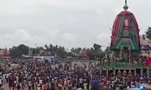 बहुदा यात्रा से पहले Puri में उमड़ी भीड़, थजियाव दर्शन के लिए कड़ी सुरक्षा व्यवस्था बहुदा यात्रा से पहले Puri में उमड़ी भीड़, थजियाव दर्शन के लिए कड़ी सुरक्षा व्यवस्था