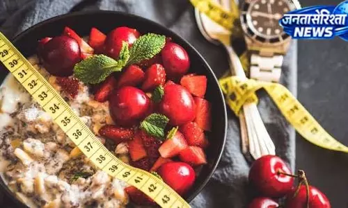 कम कैलोरी, ज्यादा फायदे: फिटनेस के लिए बेस्ट फल कम कैलोरी, ज्यादा फायदे: फिटनेस के लिए बेस्ट फल
