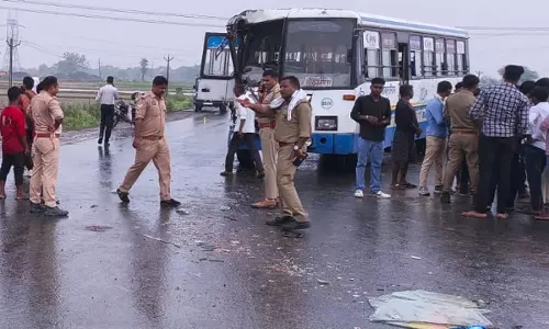 Sikandara Rao;  में भीषण हादसा, मौके पर ही युवक ने तोड़ा दम