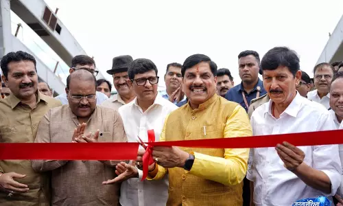 CM यादव ने इंदौर में मध्य प्रदेश के पहले डबल-लेयर फ्लाईओवर के एक हिस्से का किया उद्घाटन CM यादव ने इंदौर में मध्य प्रदेश के पहले डबल-लेयर फ्लाईओवर के एक हिस्से का किया उद्घाटन