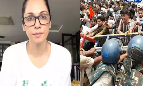 Isha कोप्पिकर ने बताया क्यों नहीं बोलते सितारे, दिया बड़ा बयान Isha कोप्पिकर ने बताया क्यों नहीं बोलते सितारे, दिया बड़ा बयान
