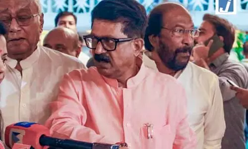 संसद में पेपर लीक पर संग्राम : भाजपा सांसदों का कांग्रेस पर हमला, विपक्ष ने सरकार पर साधा निशाना संसद में पेपर लीक पर संग्राम : भाजपा सांसदों का कांग्रेस पर हमला, विपक्ष ने सरकार पर साधा निशाना