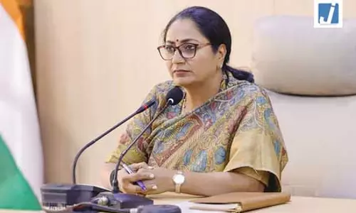 कोविड 19 ड्यूटी के दौरान जान गंवाने वाले कर्मियों के परिजनों को सरकार ने दिए 1-1 करोड़ रुपए कोविड 19 ड्यूटी के दौरान जान गंवाने वाले कर्मियों के परिजनों को सरकार ने दिए 1-1 करोड़ रुपए