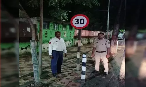 तेज रफ्तार पर लगेगी लगाम, आंतरिक मार्गों पर गति सीमा बोर्ड लगाए गए तेज रफ्तार पर लगेगी लगाम, आंतरिक मार्गों पर गति सीमा बोर्ड लगाए गए