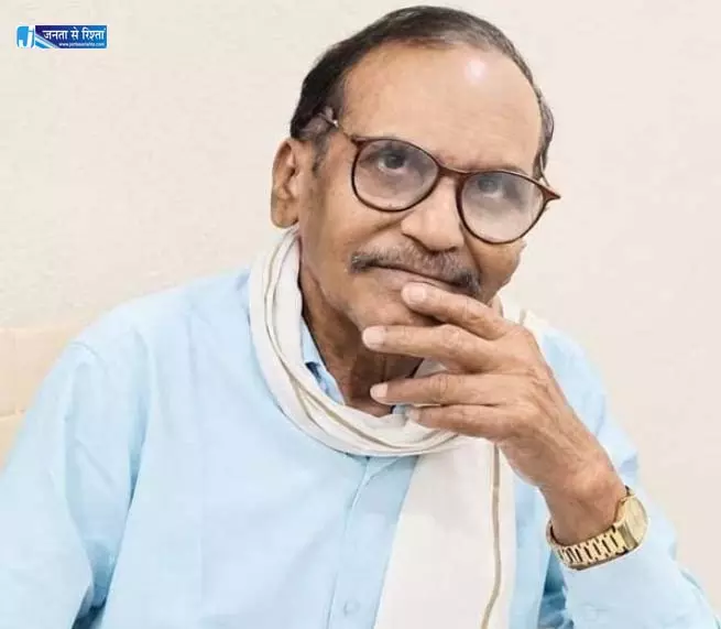 अधिकारी ने पिता का पार्थिव शरीर रायपुर मेडिकल कॉलेज को दिया दान अधिकारी ने पिता का पार्थिव शरीर रायपुर मेडिकल कॉलेज को दिया दान
