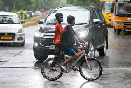 एनसीआर में पूरे सप्ताह छाए रहेंगे काले बादल, हल्की बारिश से सुहावना रहेगा मौसम एनसीआर में पूरे सप्ताह छाए रहेंगे काले बादल, हल्की बारिश से सुहावना रहेगा मौसम