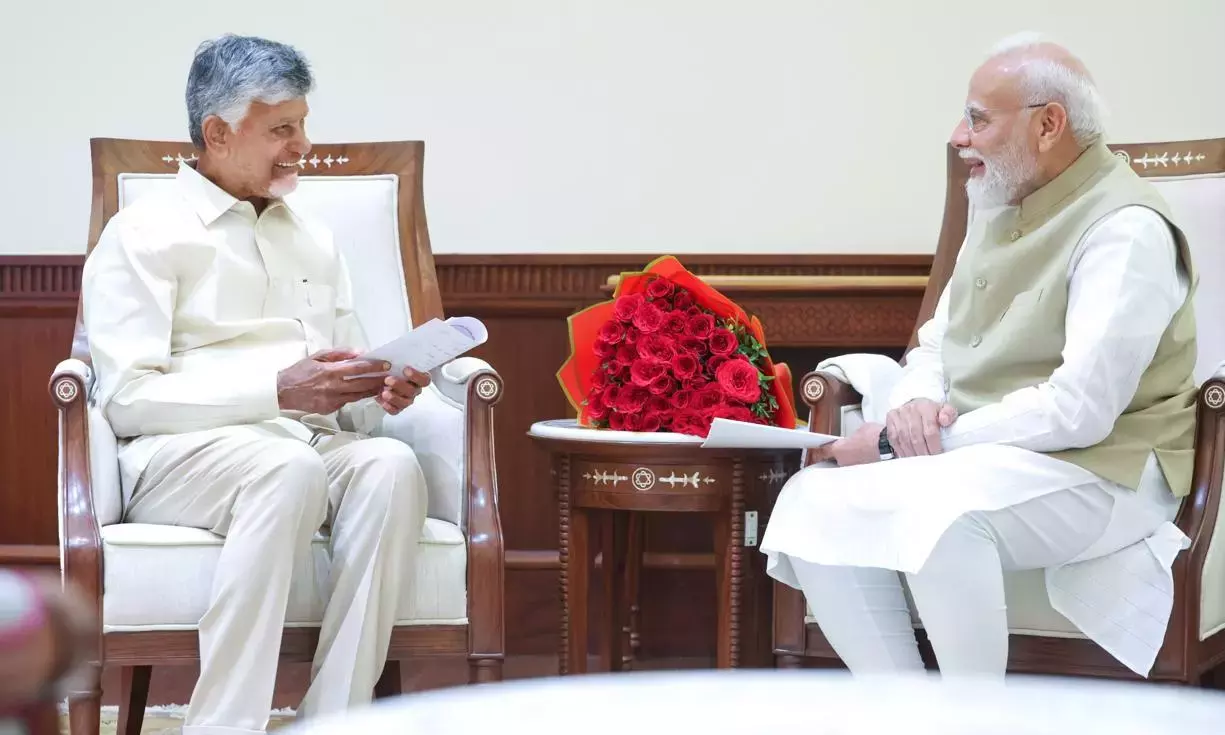 CM नायडू ने भोगापुरम हवाई अड्डे के उद्घाटन के लिए पीएम को आमंत्रित किया CM नायडू ने भोगापुरम हवाई अड्डे के उद्घाटन के लिए पीएम को आमंत्रित किया