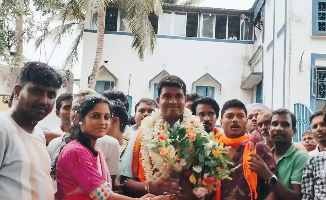 West Medinipur: बेलदा पंचायत में भाजपा के दीपंकर गिरी ने संभाली प्रधान की कमान West Medinipur: बेलदा पंचायत में भाजपा के दीपंकर गिरी ने संभाली प्रधान की कमान