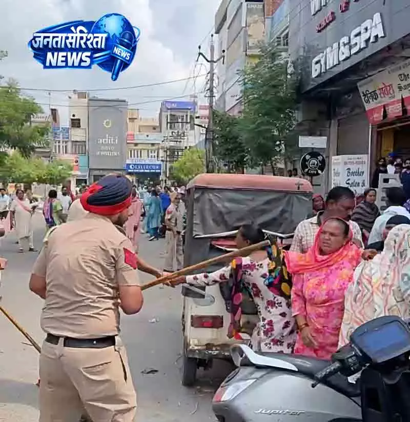Barnala में पुलिस लाठीचार्ज को लेकर सियासत तेज Barnala में पुलिस लाठीचार्ज को लेकर सियासत तेज