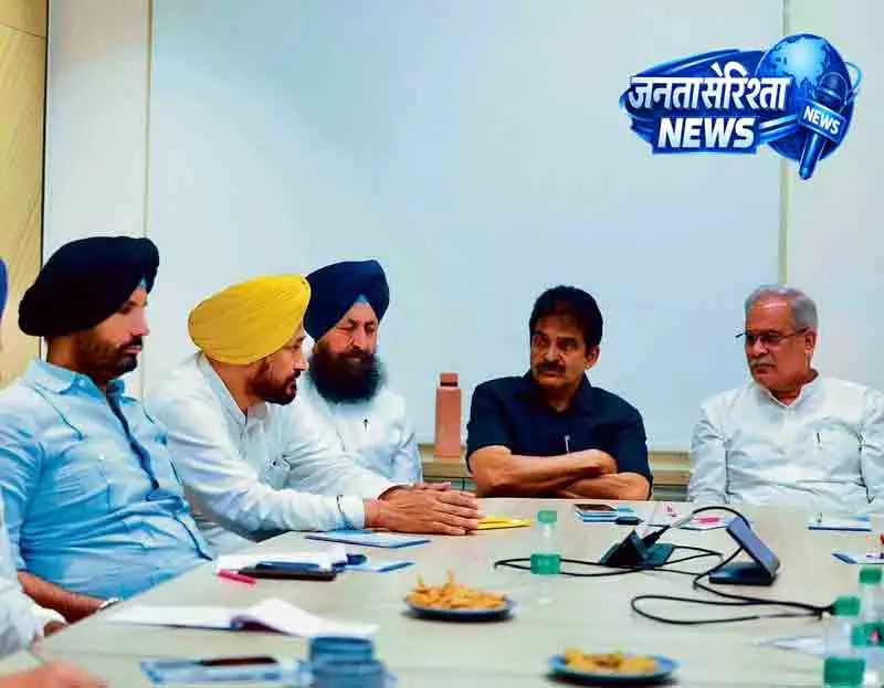 दिल्ली बैठक में फिर दिखी Punjab कांग्रेस की अंदरूनी कलह दिल्ली बैठक में फिर दिखी Punjab कांग्रेस की अंदरूनी कलह
