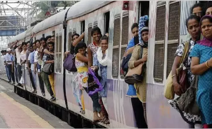 Mumbai: कसारा रूट पर बढ़ेगी लोकल की क्षमता, सितंबर से 15 डिब्बों वाली ट्रेनें Mumbai: कसारा रूट पर बढ़ेगी लोकल की क्षमता, सितंबर से 15 डिब्बों वाली ट्रेनें