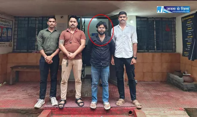 CG पुलिस ने बिहार में मारी रेड, साइबर अपराधी गिरफ्तार CG पुलिस ने बिहार में मारी रेड, साइबर अपराधी गिरफ्तार