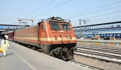 भारतीय रेलवे ने हाई-डेंसिटी रूट पर तीसरी लाइन के लिए 440 करोड़ रुपए की परियोजना को दी मंजूरी भारतीय रेलवे ने हाई-डेंसिटी रूट पर तीसरी लाइन के लिए 440 करोड़ रुपए की परियोजना को दी मंजूरी