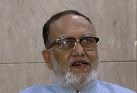 राजद एमएलसी का सरकार पर हमला, कहा- छात्रों के आंदोलन में राजनीतिक दल की भूमिका नहीं राजद एमएलसी का सरकार पर हमला, कहा- छात्रों के आंदोलन में राजनीतिक दल की भूमिका नहीं