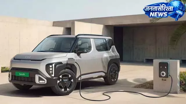 नई Kia Syros EV ने मचाई एंट्री, कीमत आई सामने नई Kia Syros EV ने मचाई एंट्री, कीमत आई सामने