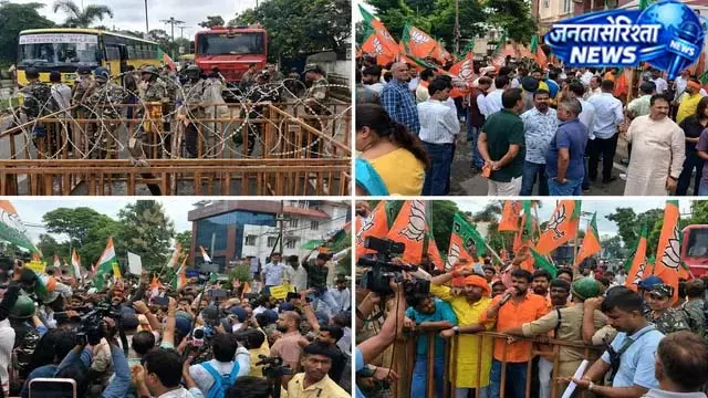 भर्ती गड़बड़ी पर कांग्रेस का प्रदर्शन भर्ती गड़बड़ी पर कांग्रेस का प्रदर्शन