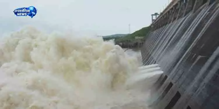 हीराकुंड: दो और गेट खोले गए हीराकुंड: दो और गेट खोले गए