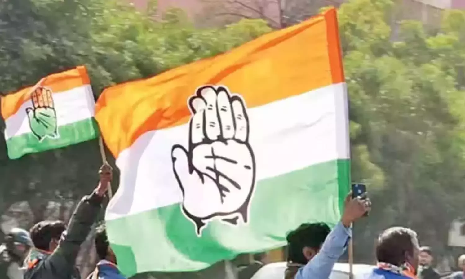 NEET विवाद पर कांग्रेस ने तिरूपति में विरोध प्रदर्शन किया NEET विवाद पर कांग्रेस ने तिरूपति में विरोध प्रदर्शन किया