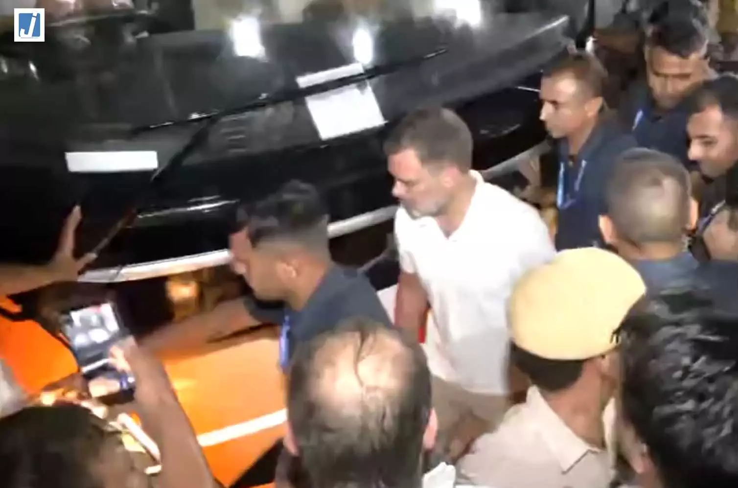 गांधी स्मृति से राहुल गांधी का सरकार पर वार, बोले- लोकतंत्र कमजोर कर रही है केंद्र सरकार