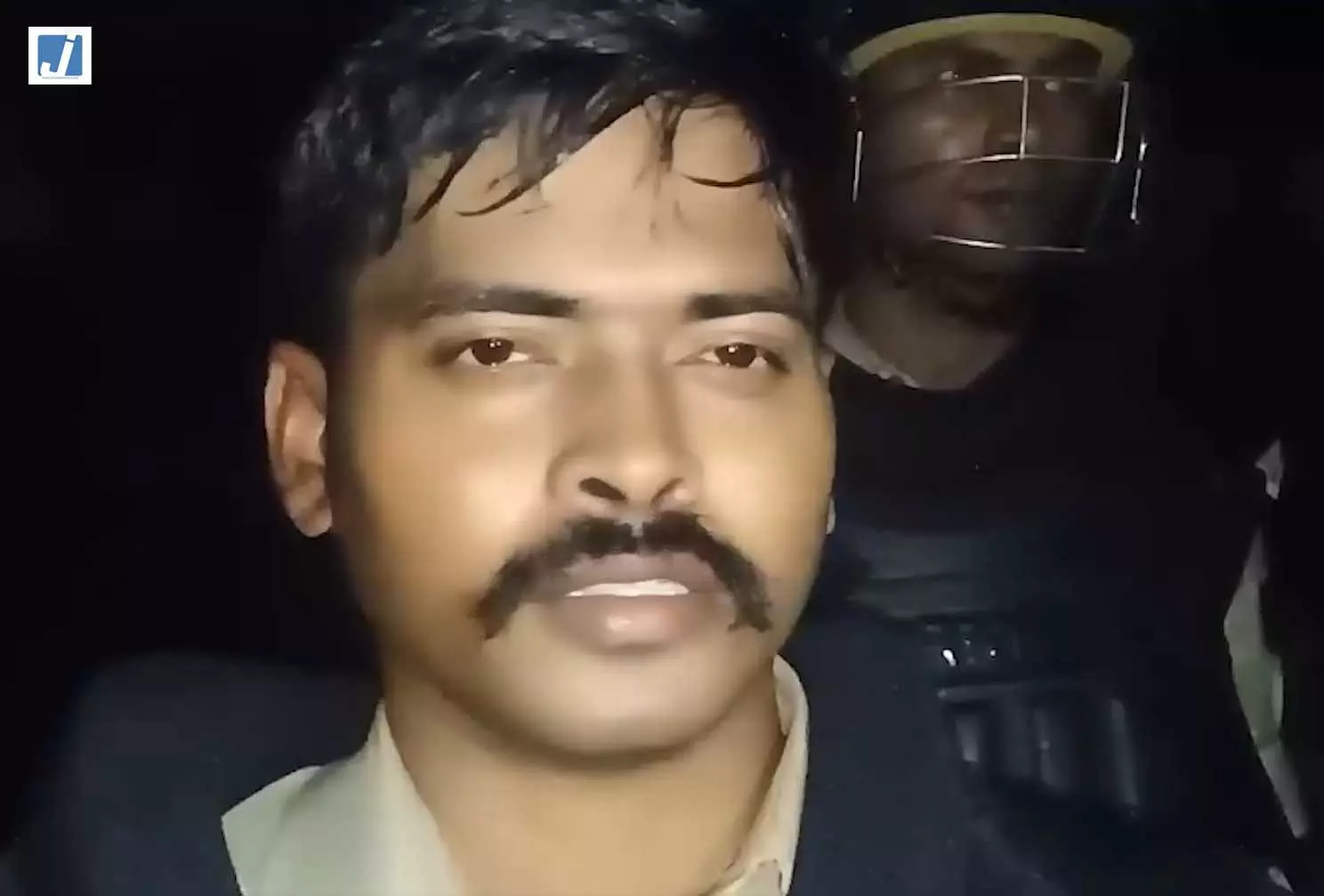 बेकाबू प्रदर्शन पर पुलिस की कार्रवाई, भीड़ को रोकने के लिए चली 30 राउंड हवाई फायरिंग बेकाबू प्रदर्शन पर पुलिस की कार्रवाई, भीड़ को रोकने के लिए चली 30 राउंड हवाई फायरिंग