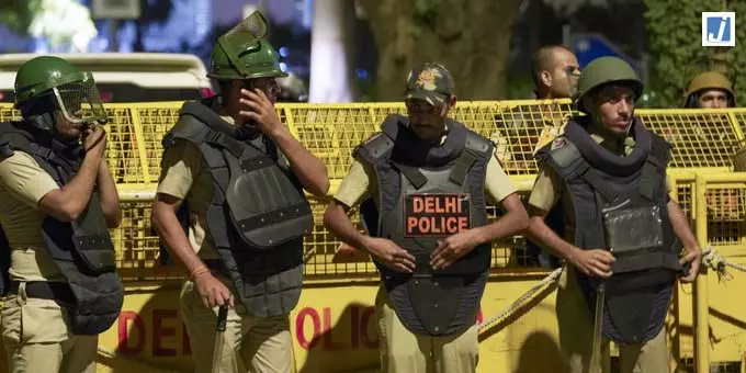 जंतर-मंतर के आसपास इंटरनेट पर रोक, कानून व्यवस्था के मद्देनजर MHA का एक्शन जंतर-मंतर के आसपास इंटरनेट पर रोक, कानून व्यवस्था के मद्देनजर MHA का एक्शन