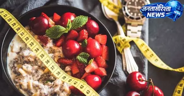 कम कैलोरी, ज्यादा फायदे: फिटनेस के लिए बेस्ट फल कम कैलोरी, ज्यादा फायदे: फिटनेस के लिए बेस्ट फल