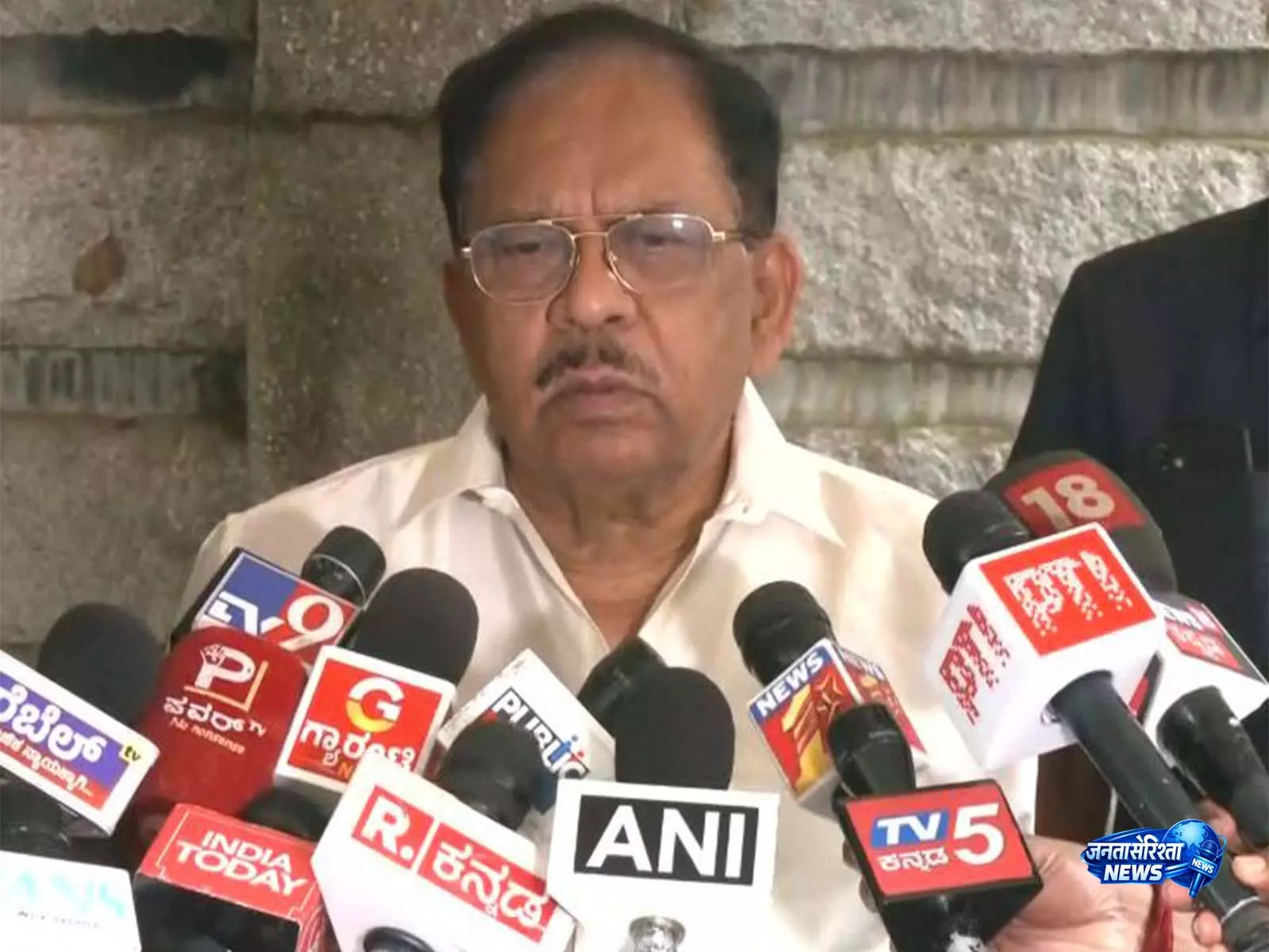 NEET पेपर लीक मामले पर कर्नाटक के डिप्टी CM का केंद्र पर हमला NEET पेपर लीक मामले पर कर्नाटक के डिप्टी CM का केंद्र पर हमला