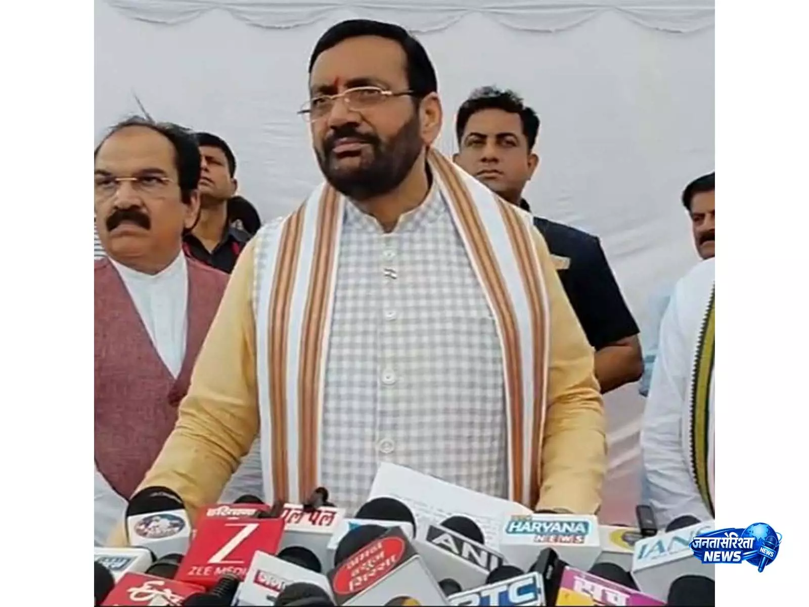 आप NEET पर बहस से क्यों भाग रहे हैं?: हरियाणा के CM सैनी ने राहुल गांधी से पूछा आप NEET पर बहस से क्यों भाग रहे हैं?: हरियाणा के CM सैनी ने राहुल गांधी से पूछा